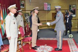 Image du Maroc Professionnelle de  SAR Moulay El Hassan préside à Kénitra la Cérémonie de sortie de la 19è promotion du Cours supérieur de défense et de la 53è promotion du Cours État-Major, le 26 Juin 2019 (Photo/ SPPR) via Jalilbounhar.com